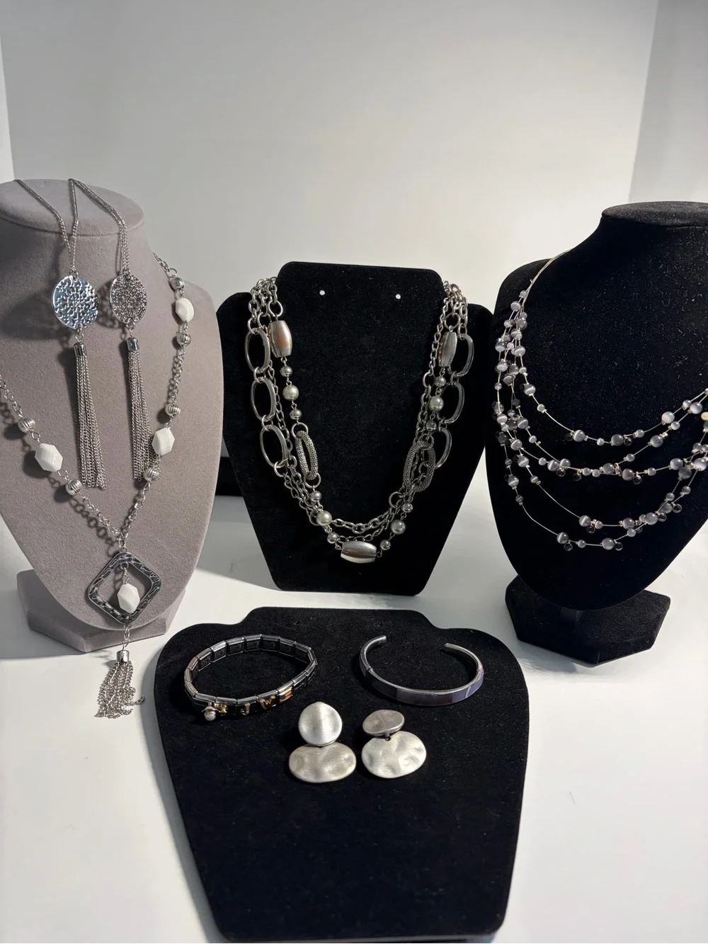Silver-Tone Layered Chain Necklace and Bracelet Set - Elegant Women's Jewelry 8